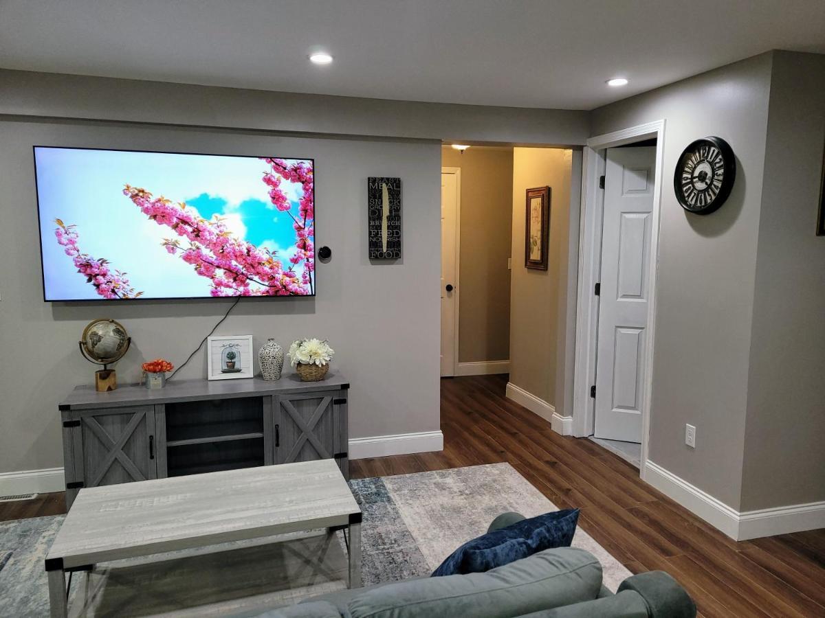 Apartment With Brand New Furniture And Large Parking West Seneca Exterior foto